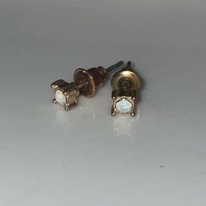 Small Goldtone studs with crystal